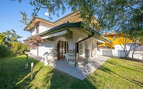 Villa Fiorita Apartments